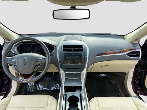 Used 2013 Lincoln MKZ image 4