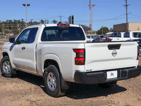 New 2026 Nissan Frontier S image 2