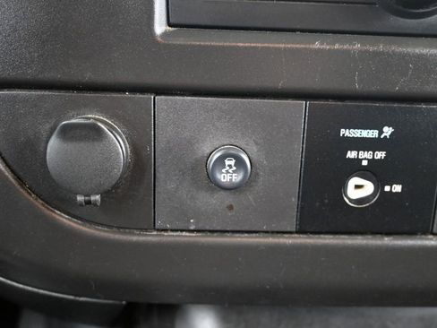 Used 2019 GMC Savana 2500 w/ Driver Convenience Package image 26