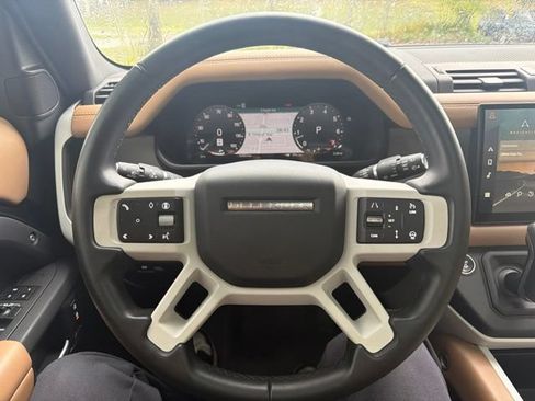 Used 2025 Land Rover Defender 110 S AWD/4WD image 3
