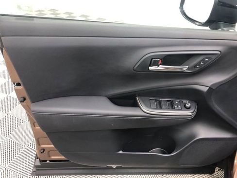 Used 2023 Toyota Crown Platinum image 12