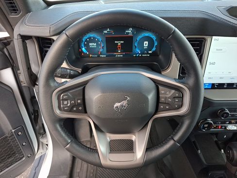 Used 2025 Ford Bronco Outer Banks AWD/4WD image 22