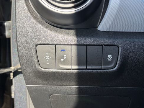 Used 2018 Hyundai Kona SEL AWD/4WD image 9