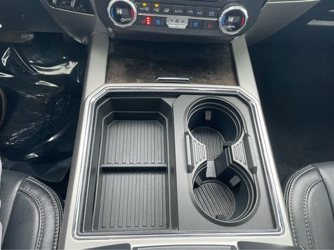 Used 2022 Ford F250 Lariat w/ Black Appearance Package image 24