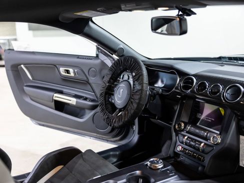 Used 2022 Ford Mustang Shelby GT500 w/ Carbon Fiber Track Pack image 36