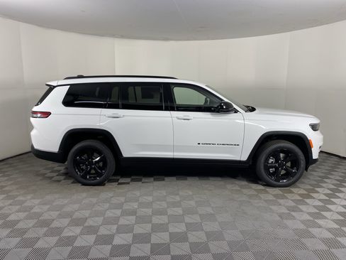 New 2025 Jeep Grand Cherokee L Limited w/ Black Appearance Package image 7
