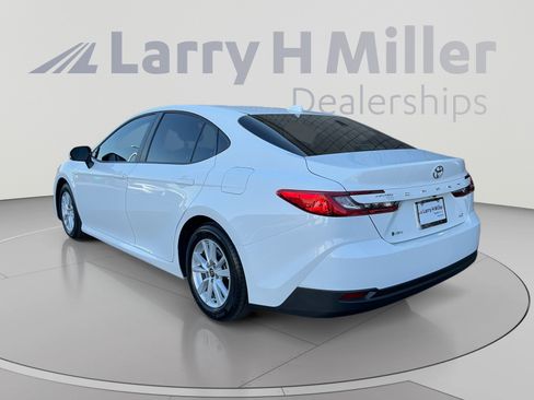 Used 2026 Toyota Camry LE FWD image 3