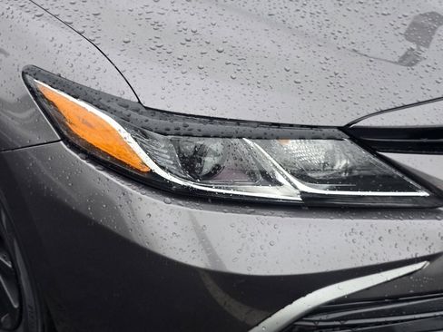 Used 2021 Toyota Camry LE FWD image 13
