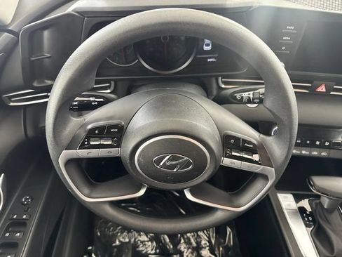 Used 2023 Hyundai Elantra SEL w/ Winter Weather Package FWD image 23