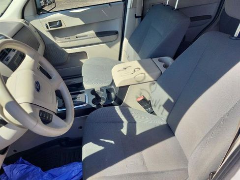 Used 2009 Ford Escape XLS image 10