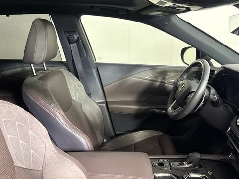 Used 2025 Lexus RX 350 w/ Convenience Package AWD/4WD image 35