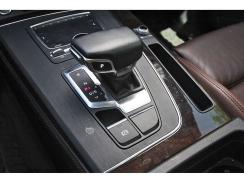Used 2019 Audi Q5 2.0T Premium Plus w/ Premium Plus Package AWD/4WD image 29