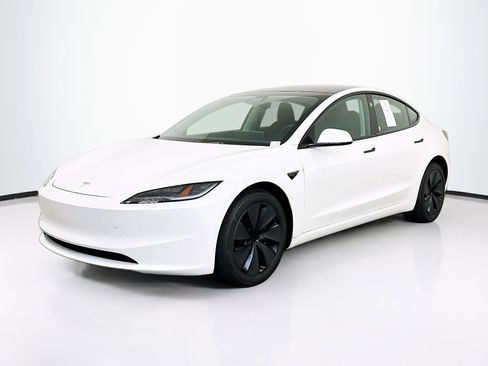 Used 2025 Tesla Model 3 Long Range image 3