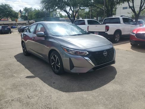 Used 2025 Nissan Sentra SV FWD image 9