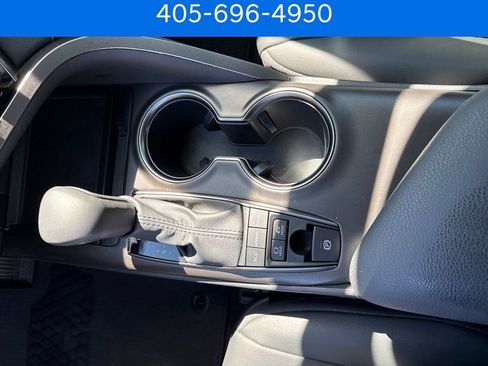 Used 2022 Toyota Camry SE image 26