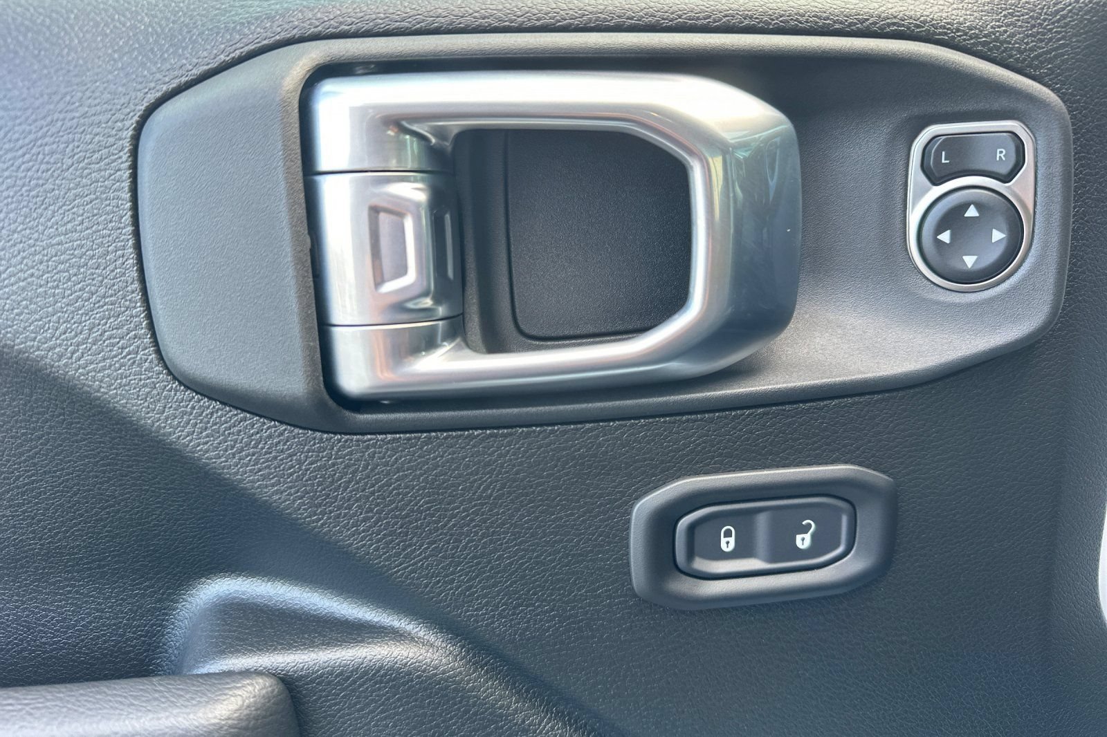 New 2026 Jeep Wrangler Unlimited Sport AWD/4WD image 11
