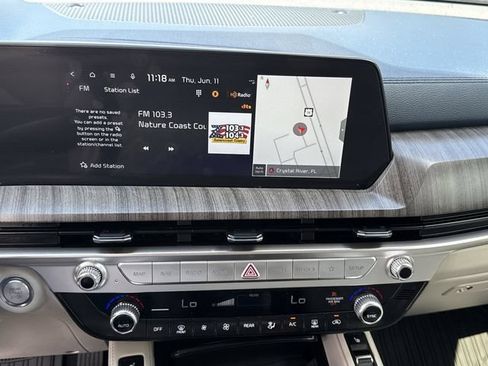 Used 2024 Kia Telluride EX w/ EX Captain's Chair Package FWD image 30