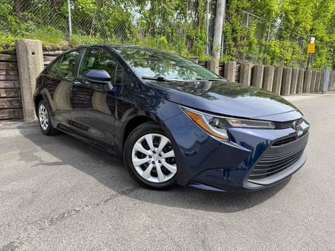 Used 2024 Toyota Corolla LE FWD image 4
