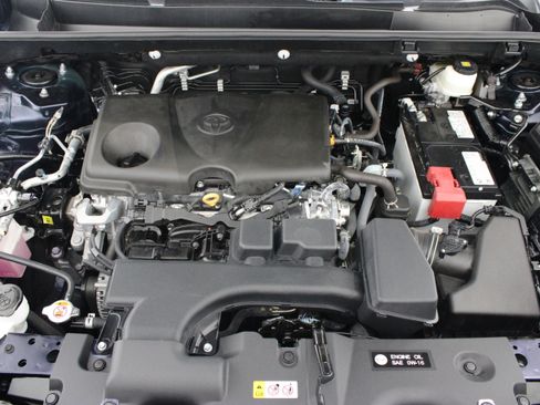 Used 2025 Toyota RAV4 XLE w/ Convenience Package FWD image 39