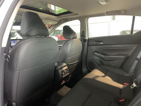 Used 2023 Nissan Altima 2.5 SL AWD/4WD image 6