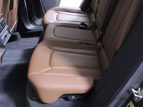 Used 2019 Audi Q8 Premium image 13