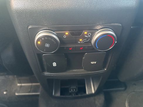 Used 2022 Ford Explorer Limited image 24