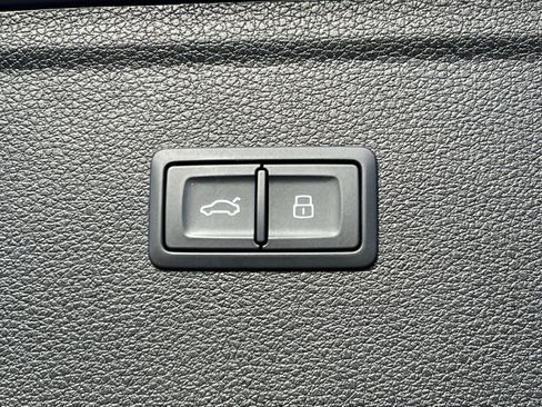 Used 2023 Audi SQ5 Premium Plus w/ Premium Plus Package image 25