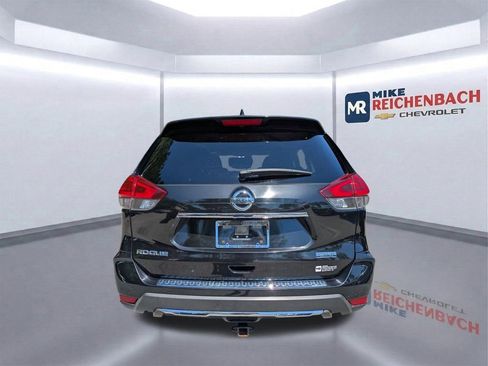 Used 2019 Nissan Rogue S w/ Special Edition Package FWD image 5
