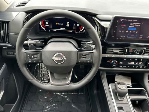 New 2026 Nissan Pathfinder SL image 14