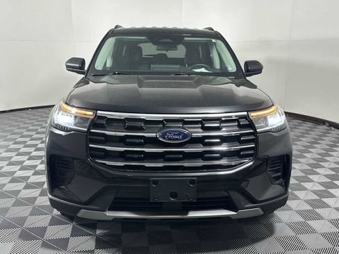 Used 2025 Ford Explorer Active image 2