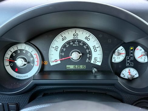 Used 2011 Toyota FJ Cruiser 2WD w/ Convenience Pkg image 14