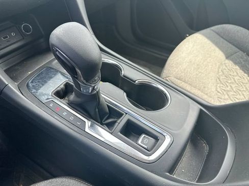 Used 2023 Chevrolet Equinox LT FWD image 19