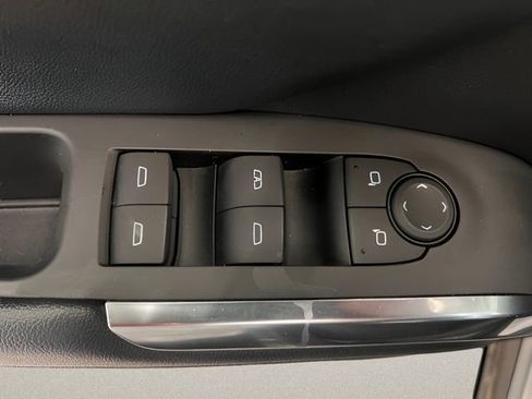 Used 2025 Chevrolet Traverse LT AWD/4WD image 16
