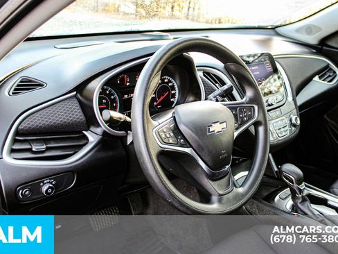 Used 2024 Chevrolet Malibu LT image 31