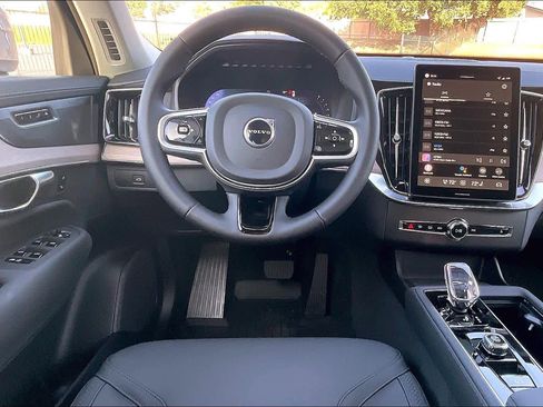 New 2026 Volvo XC90 B5 Plus image 15