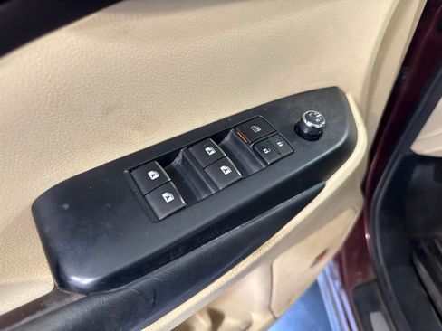 Used 2015 Toyota Highlander Limited FWD image 18