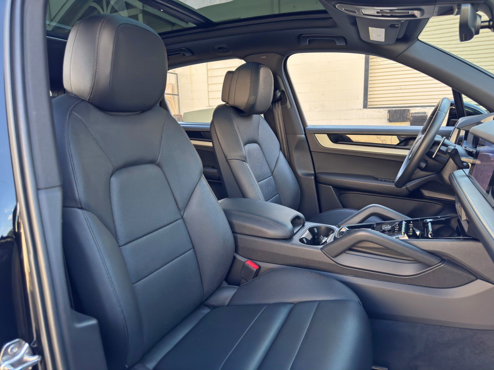 Used 2024 Porsche Cayenne S w/ Premium Package AWD/4WD image 41