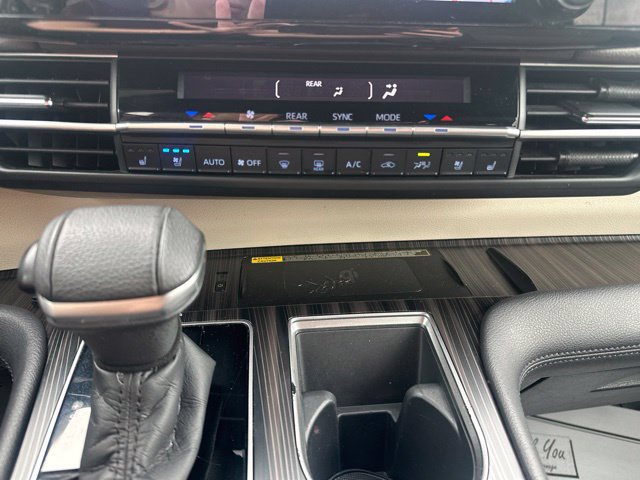 Used 2021 Toyota Sienna Platinum AWD/4WD image 15