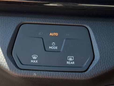 Certified 2024 Volkswagen ID.4 2WD image 23