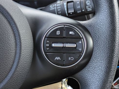 Certified 2023 Kia Soul LX w/ LX Technology Package FWD image 19
