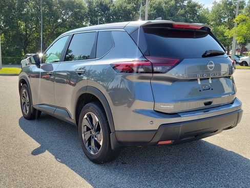 Certified 2025 Nissan Rogue SV FWD image 33