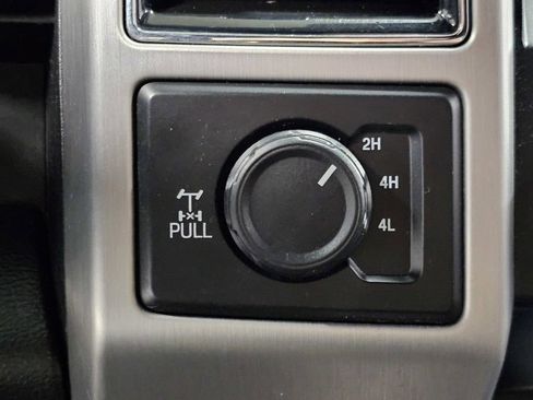 Used 2020 Ford F250 Platinum w/ FX4 Off-Road Package AWD/4WD image 24