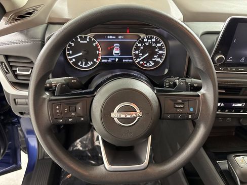 Used 2023 Nissan Rogue SV image 27