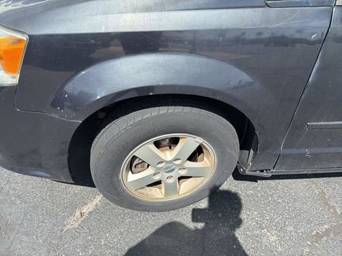 Used 2013 Dodge Grand Caravan SXT w/ Entertainment Group 1 FWD image 23