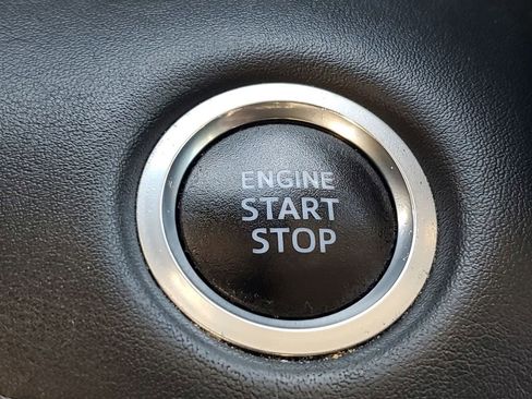 Used 2020 Toyota Highlander XLE image 38