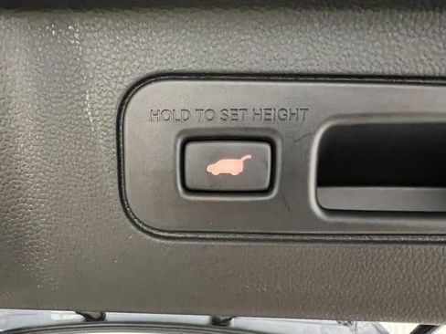 New 2025 Honda Pilot Touring image 32