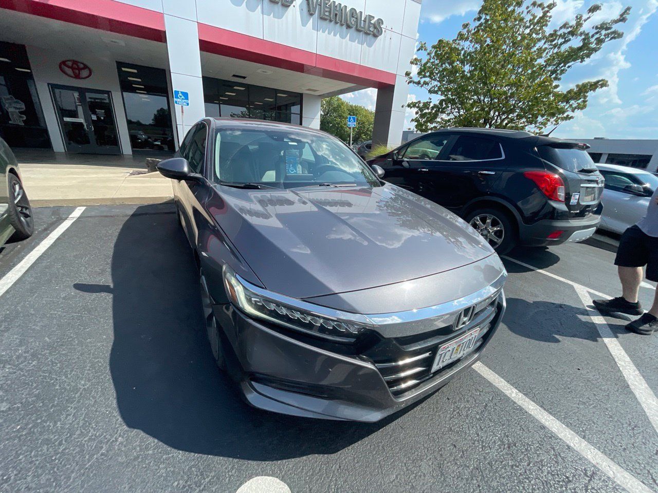 Used 2018 Honda Accord Touring image 4