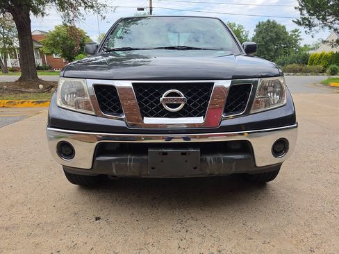 Used 2010 Nissan Frontier SE w/ SE Value Truck Pkg AWD/4WD image 8