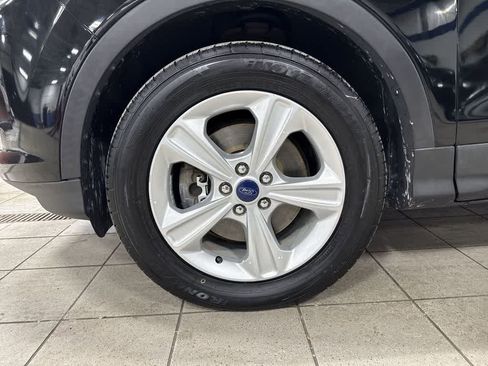 Used 2016 Ford Escape SE w/ Equipment Group 201A AWD/4WD image 10