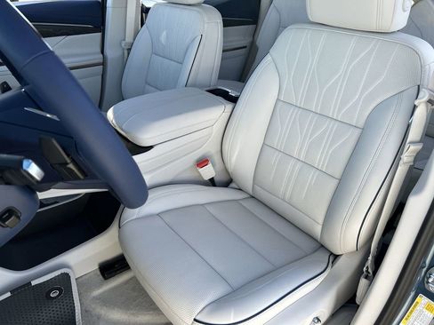 New 2026 Buick Enclave Avenir w/ Super Cruise Package FWD image 20